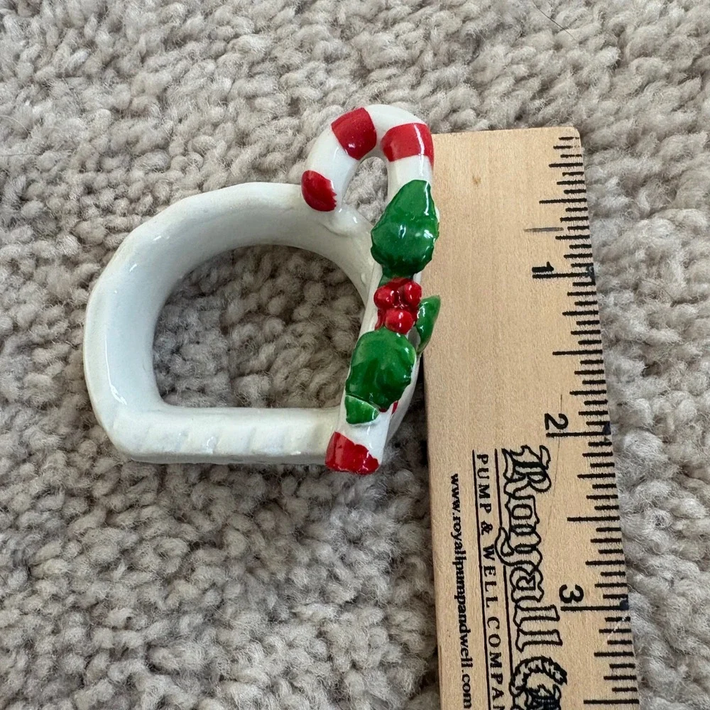 Vintage Set of 4‎ Porcelain Napkin Rings Candy Cane Holly Holiday Table Decor